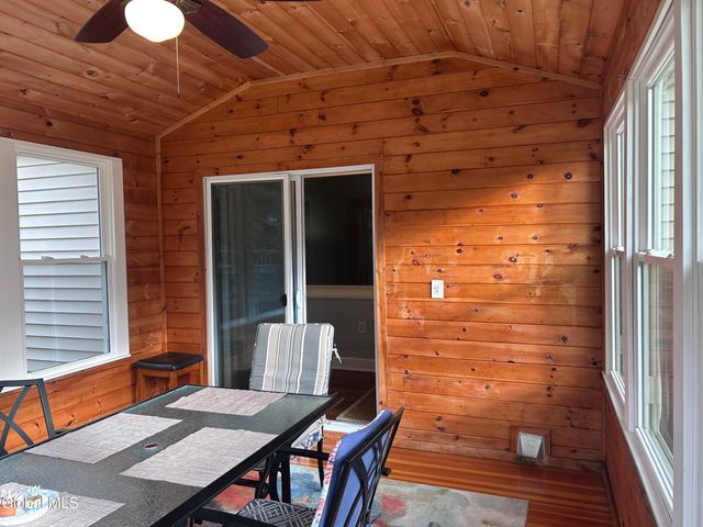 1737 Lexington Parkway, Niskayuna, NY 12309