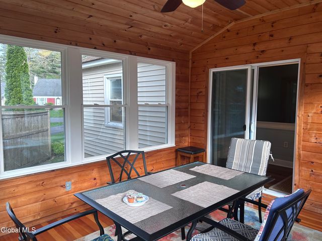 1737 Lexington Parkway, Niskayuna, NY 12309