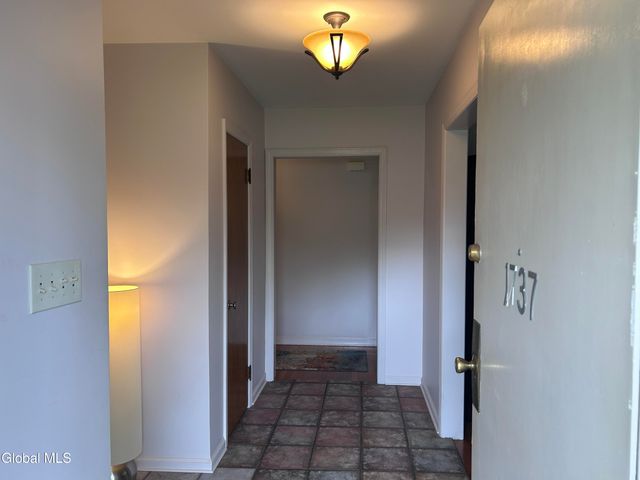 1737 Lexington Parkway, Niskayuna, NY 12309