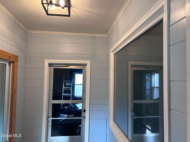 1737 Lexington Parkway, Niskayuna, NY 12309