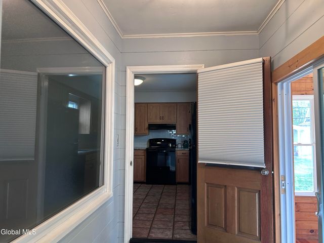 1737 Lexington Parkway, Niskayuna, NY 12309