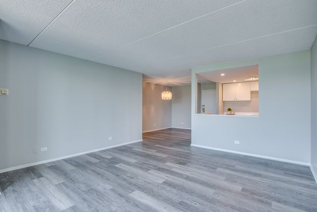 2015 S. Finley Road 612, Lombard, IL 60148