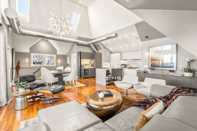 27 Salcombe St 2, Boston, MA 02125