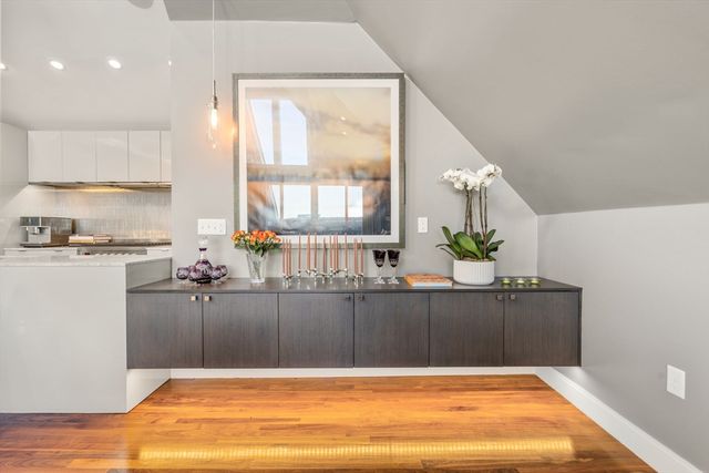 27 Salcombe St 2, Boston, MA 02125