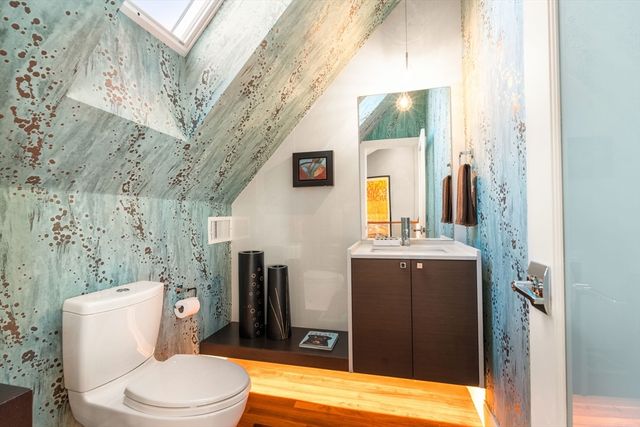 27 Salcombe St 2, Boston, MA 02125