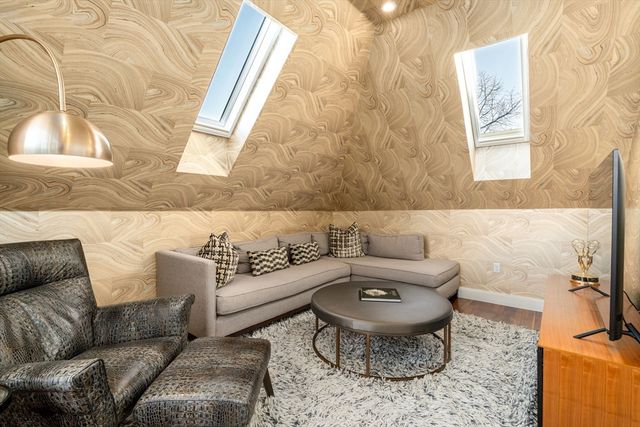 27 Salcombe St 2, Boston, MA 02125