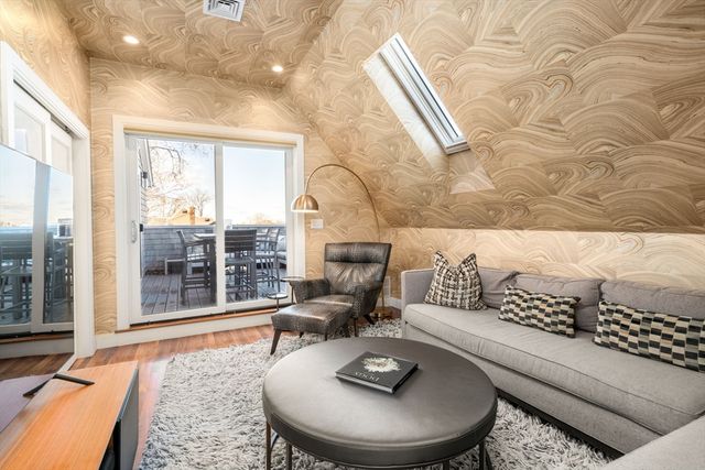 27 Salcombe St 2, Boston, MA 02125