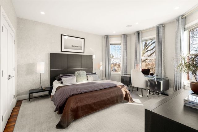 27 Salcombe St 2, Boston, MA 02125