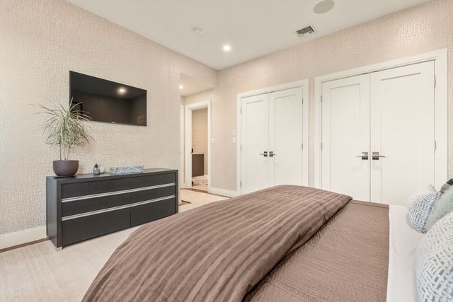 27 Salcombe St 2, Boston, MA 02125