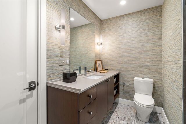 27 Salcombe St 2, Boston, MA 02125