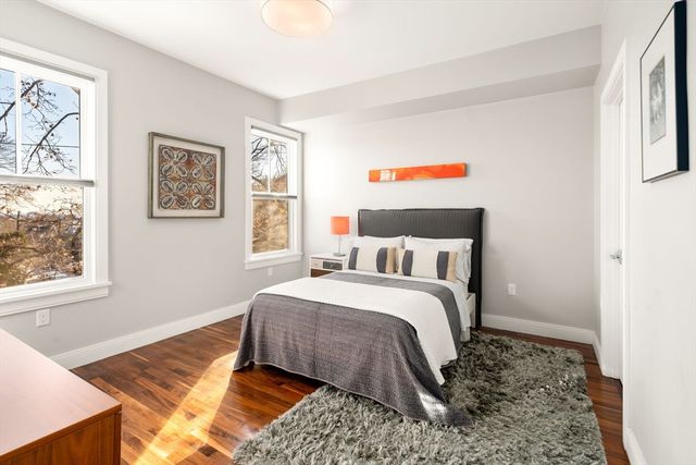 27 Salcombe St 2, Boston, MA 02125