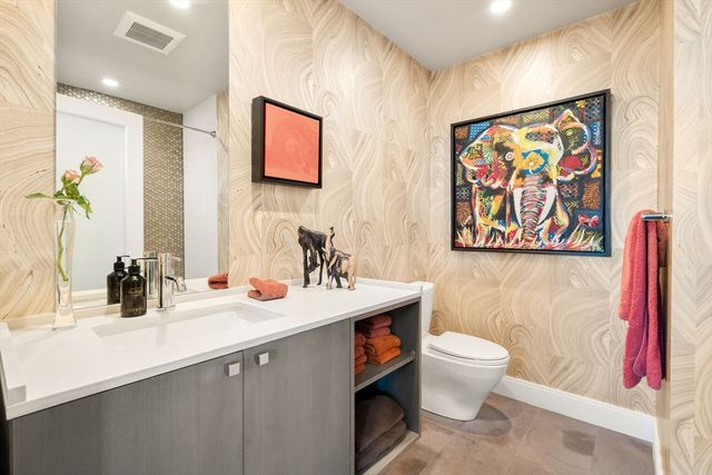 27 Salcombe St 2, Boston, MA 02125