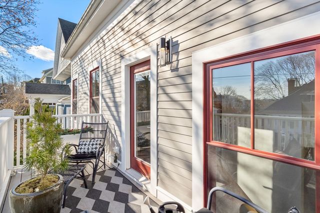 27 Salcombe St 2, Boston, MA 02125