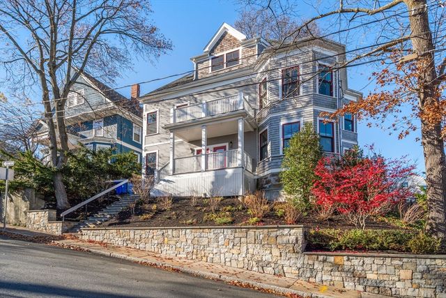 27 Salcombe St 2, Boston, MA 02125