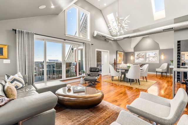 27 Salcombe St 2, Boston, MA 02125