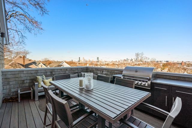 27 Salcombe St 2, Boston, MA 02125