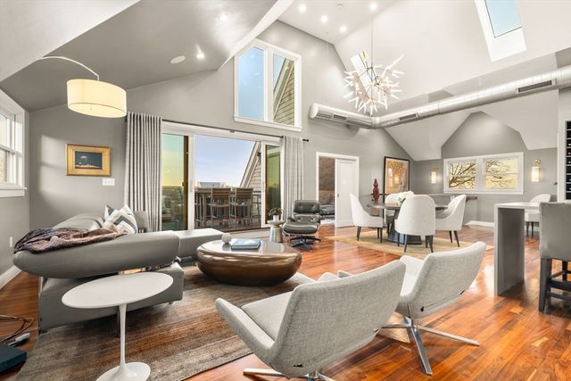 27 Salcombe St 2, Boston, MA 02125