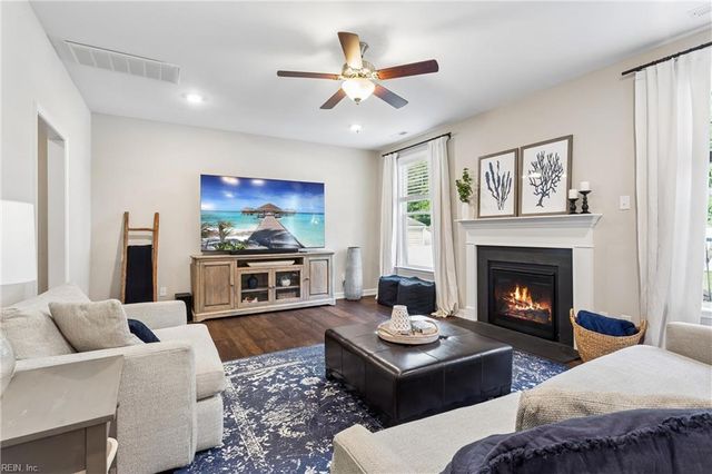 29 Hunts Neck RD, Poquoson, VA 23662