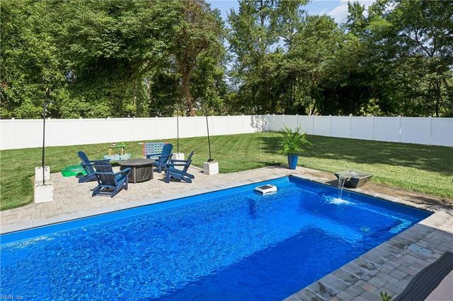 29 Hunts Neck RD, Poquoson, VA 23662