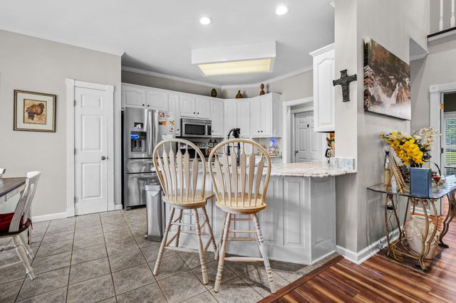 385 Thoroughbred Ln, Hartsville, TN 37074