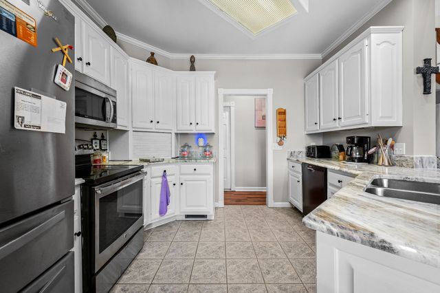 385 Thoroughbred Ln, Hartsville, TN 37074
