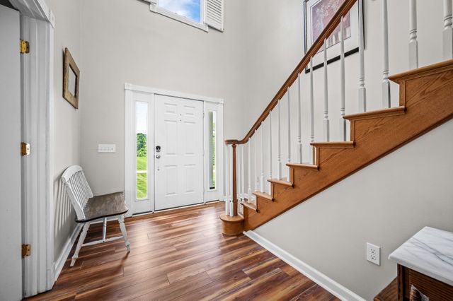 385 Thoroughbred Ln, Hartsville, TN 37074