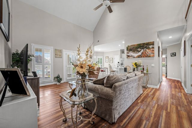 385 Thoroughbred Ln, Hartsville, TN 37074