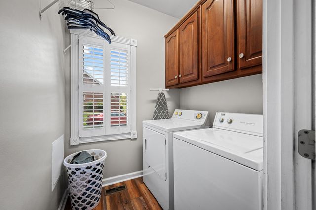 385 Thoroughbred Ln, Hartsville, TN 37074