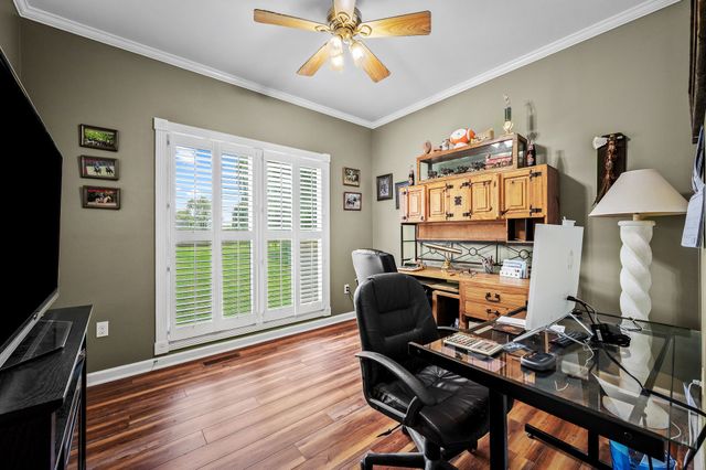 385 Thoroughbred Ln, Hartsville, TN 37074