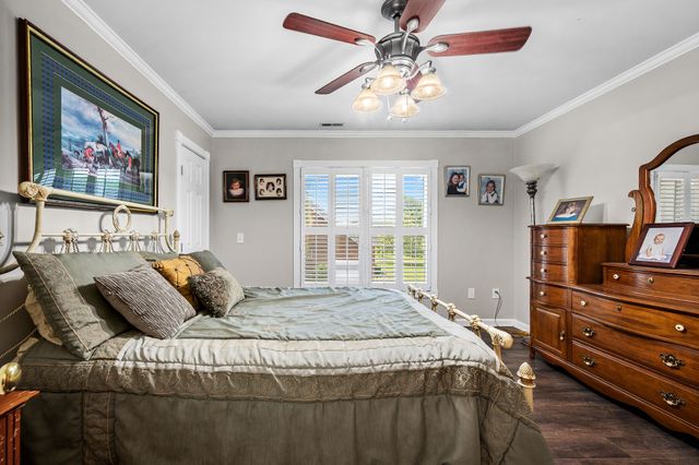 385 Thoroughbred Ln, Hartsville, TN 37074