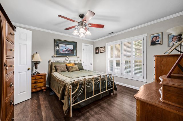385 Thoroughbred Ln, Hartsville, TN 37074