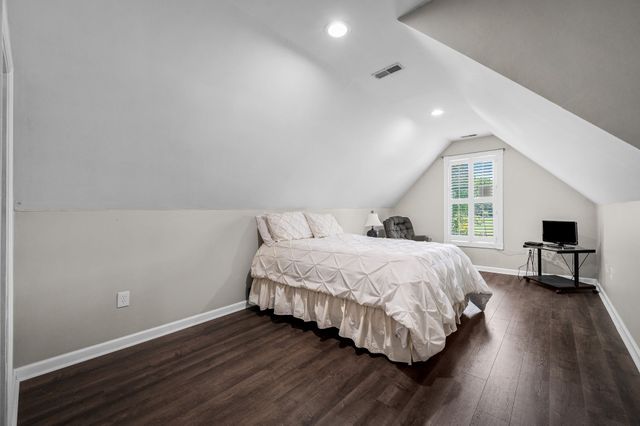 385 Thoroughbred Ln, Hartsville, TN 37074