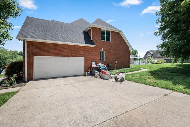 385 Thoroughbred Ln, Hartsville, TN 37074