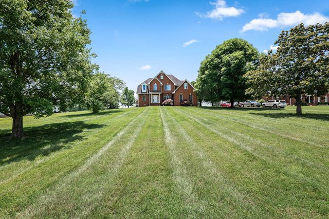 385 Thoroughbred Ln, Hartsville, TN 37074