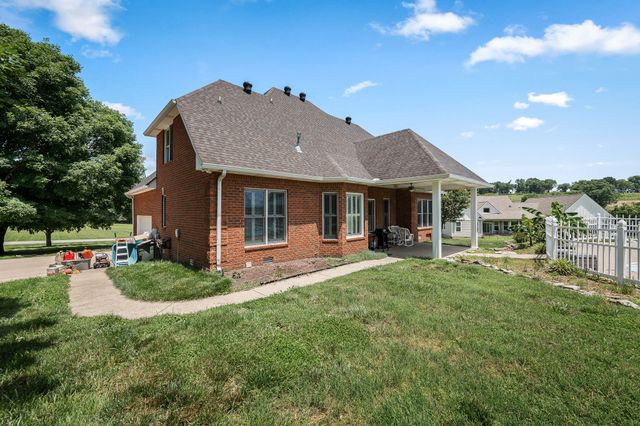 385 Thoroughbred Ln, Hartsville, TN 37074