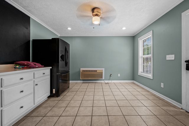 385 Thoroughbred Ln, Hartsville, TN 37074