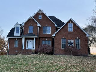 385 Thoroughbred Ln, Hartsville, TN 37074