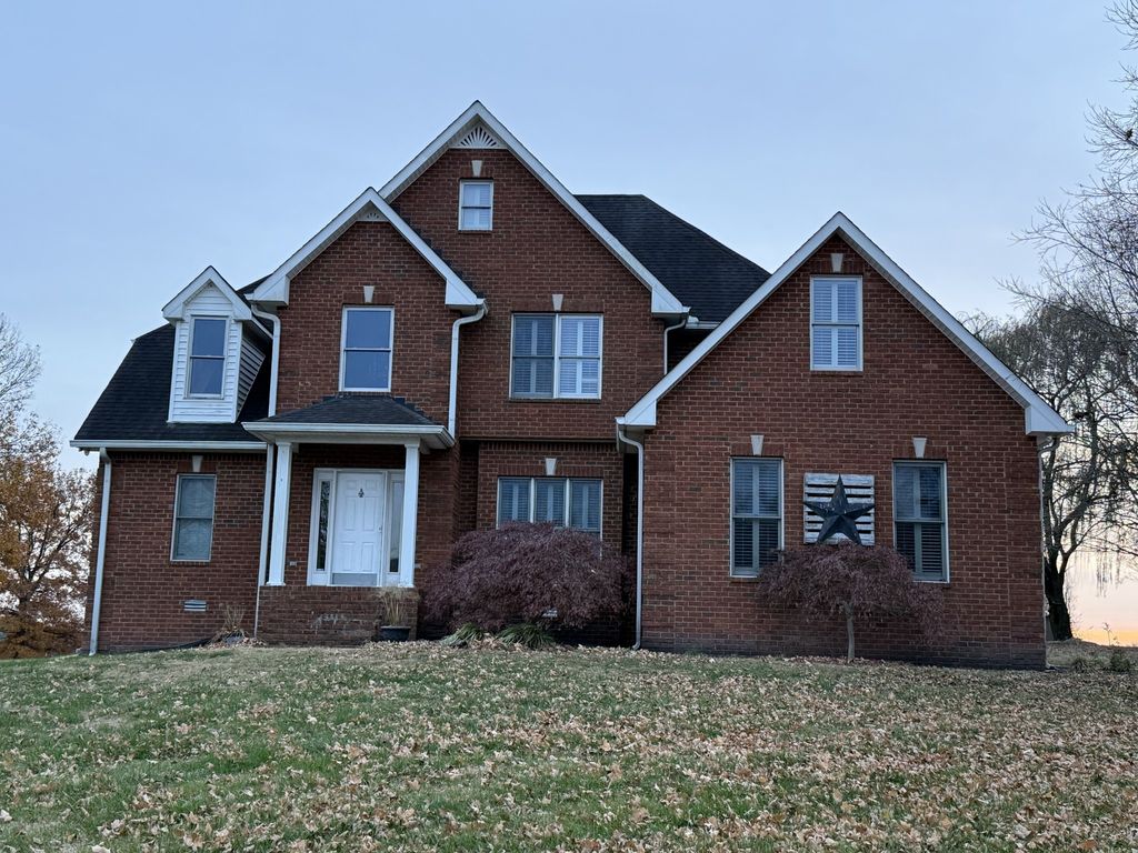 385 Thoroughbred Ln, Hartsville, TN 37074