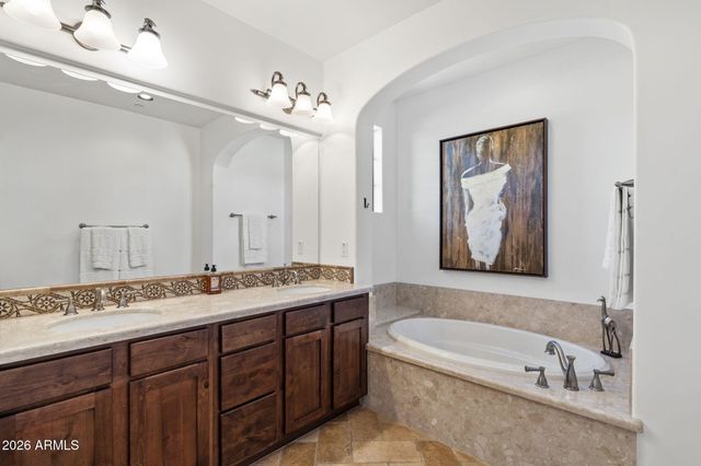 18650 N THOMPSON PEAK -- 2063, Scottsdale, AZ 85255