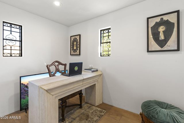 18650 N THOMPSON PEAK -- 2063, Scottsdale, AZ 85255