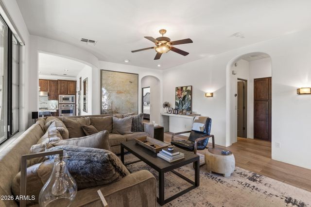 18650 N THOMPSON PEAK -- 2063, Scottsdale, AZ 85255