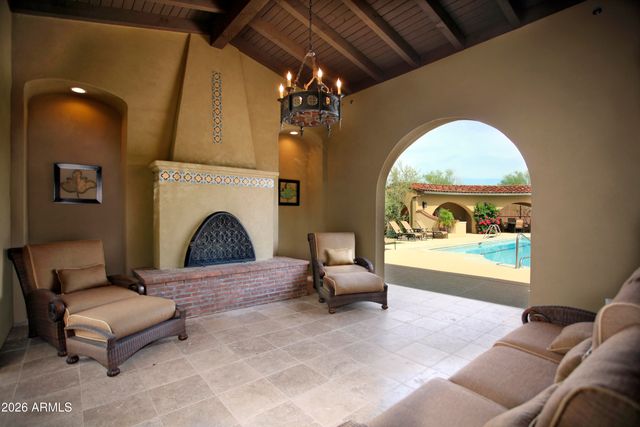 18650 N THOMPSON PEAK -- 2063, Scottsdale, AZ 85255