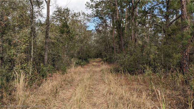 6810 Wisteria Place, Sebring, FL 33875