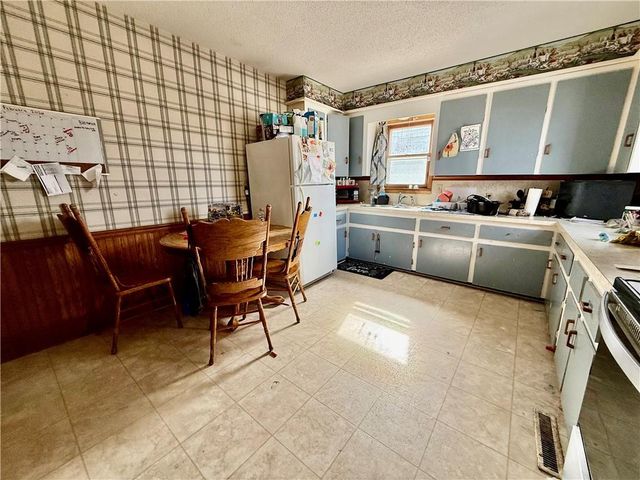 204 S Camden Street, Richmond, MO 64085
