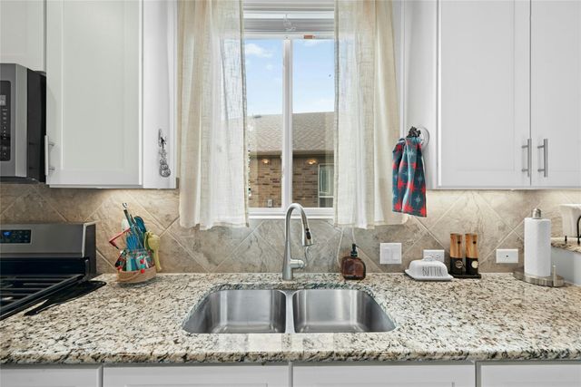 704 Archer LN, Georgetown, TX 78633