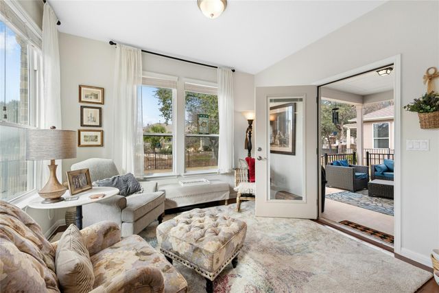 704 Archer LN, Georgetown, TX 78633