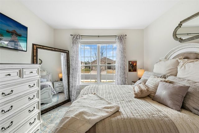 704 Archer LN, Georgetown, TX 78633