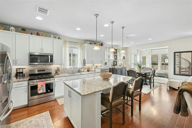 704 Archer LN, Georgetown, TX 78633