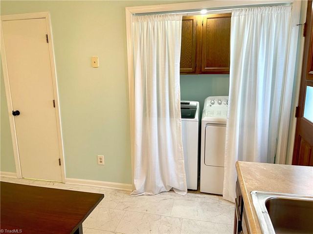 381 James Court, High Point, NC 27265