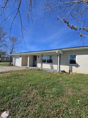 449 Keene Troy Pike, Versailles, KY 40383